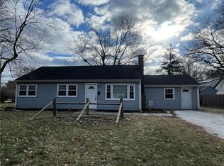 22 Sherwood Ln, Barrington, RI 02806