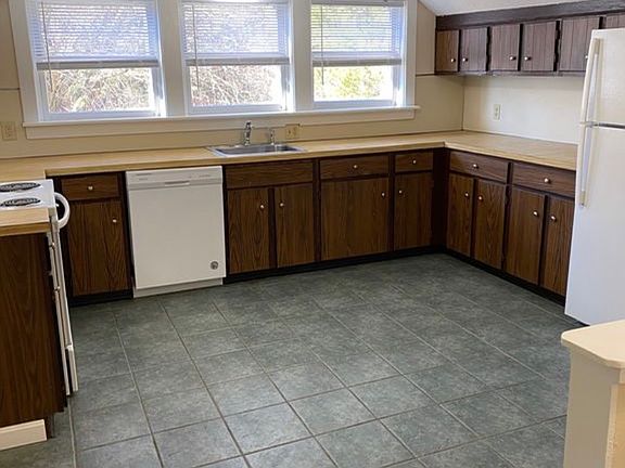 2nd image of 45 Gifford St APT 2