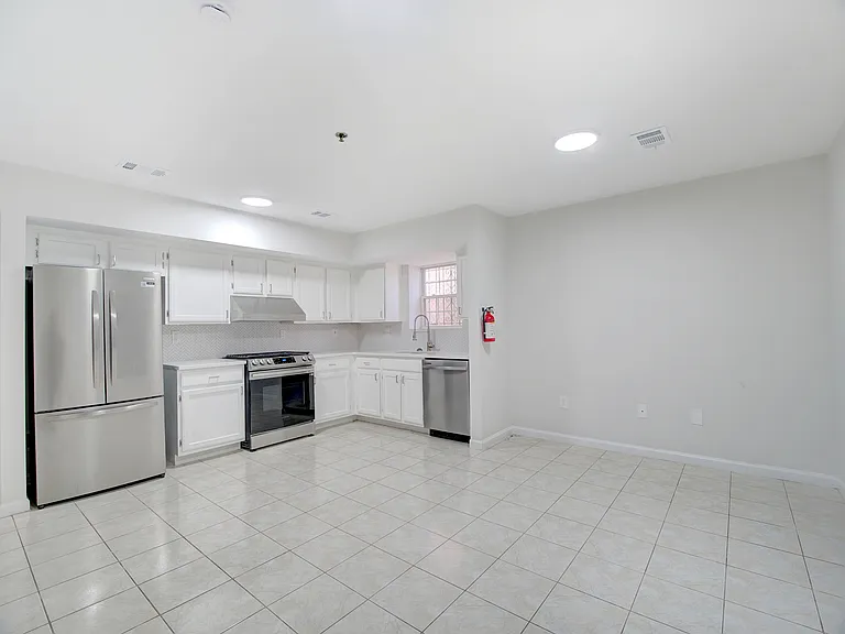 22-24 Avon Ave #1 — Photo 2