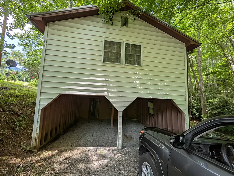 326 Cove Creek Rd — Photo 14