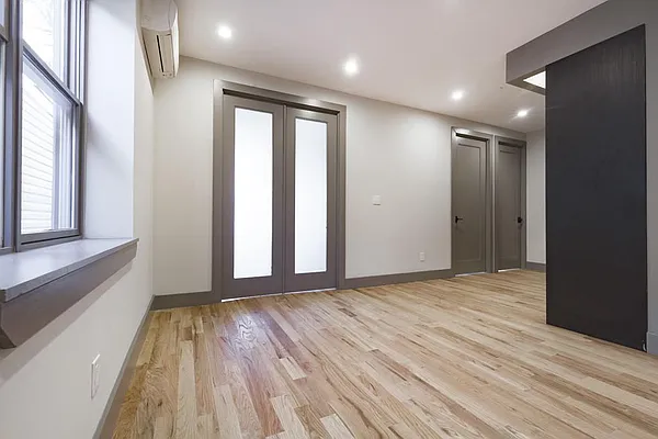 Rented by Brooklyn Group | media 21