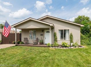 1114 Holbrook Ave, Waterford, MI 48328