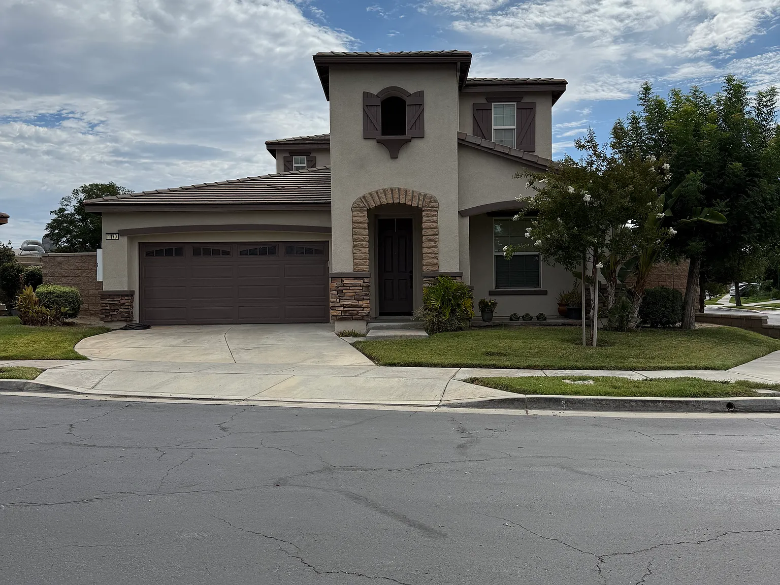1 bed, 1000 sqft, $1,800 — Photo 1