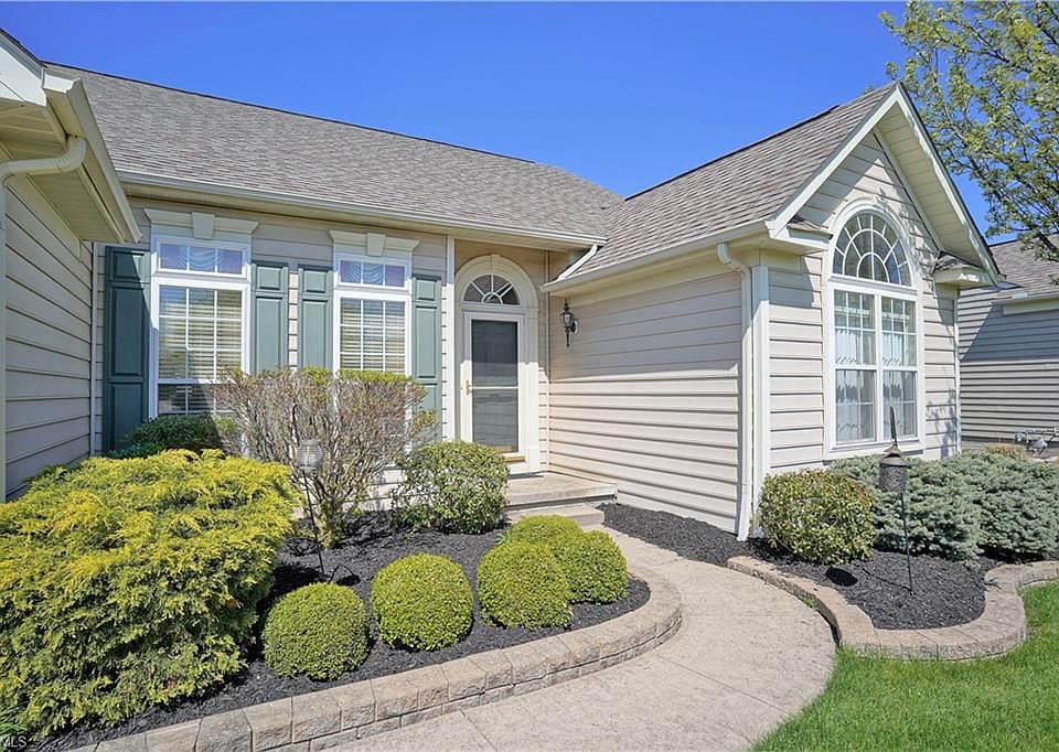 1st image of 842 Stonewater Dr