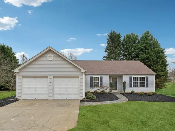 7430 Country Creek Dr, Cumming, GA 30028