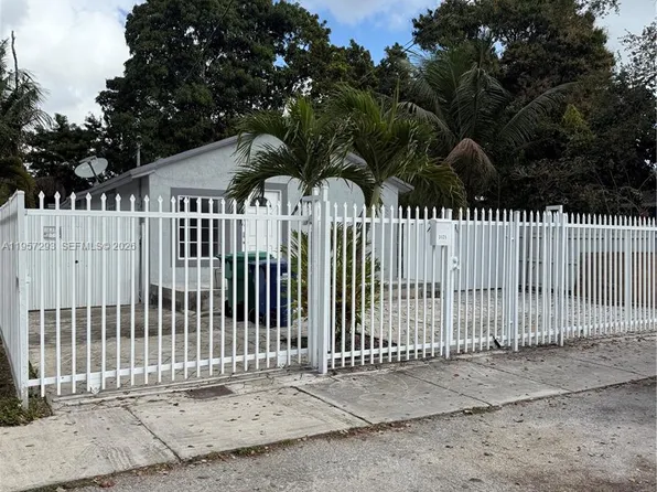 3121 NW 45th St, Miami, FL 33142