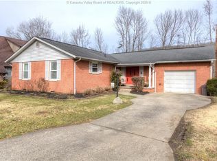 18 Pembrooke Ln, Huntington, WV 25705