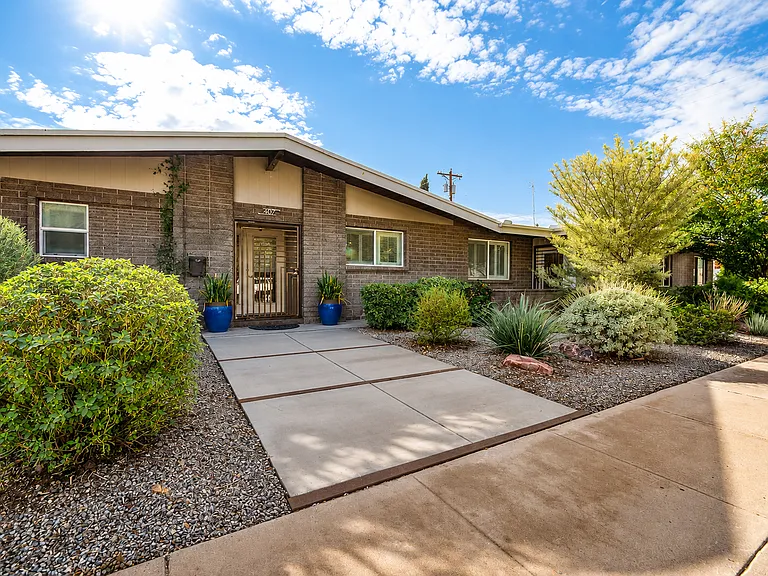 407 E Aepli Dr — Photo 1