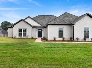 123 Greenhill Dr, Guntown, MS 38849