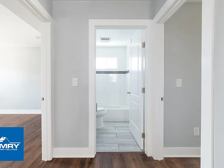 814 N Wilmington Blvd — Photo 7