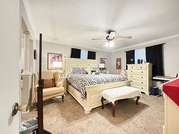 3rd image of 5121 Chalet Ln