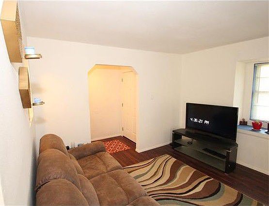 5th image of 6916 Pondsdale Ln