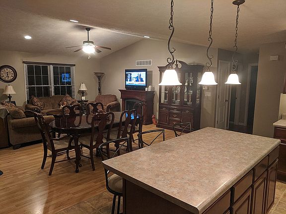 5th image of 456 Heritage Dr