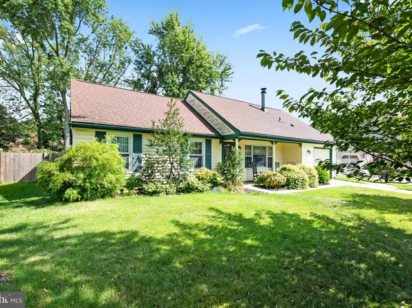 244 Cherrywood Ln, Logan Township, NJ 08085