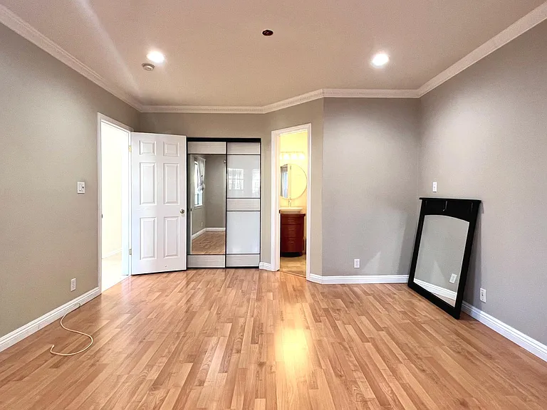5627 Adele Ave — Photo 47