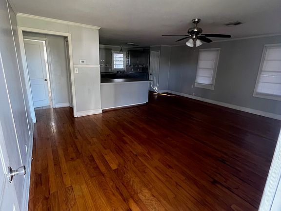 2nd image of 801 Margaret Ave