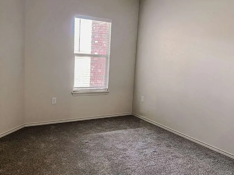 11913 Evanston Ave — Photo 11