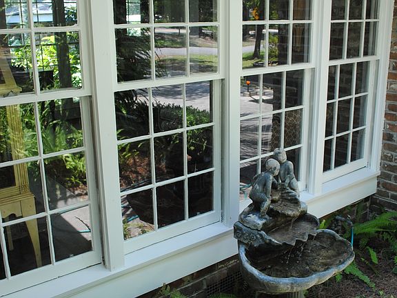 front sunrm. windows