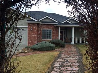 328 Peach Blossom Ln, Tehachapi, CA 93561