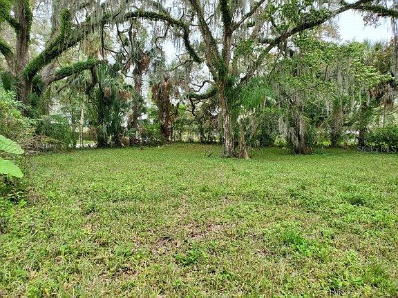 5th image of 1806 E Sligh Ave