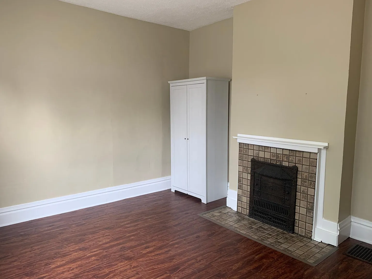 4 bed, 1747 sqft, $2,600 — Photo 3