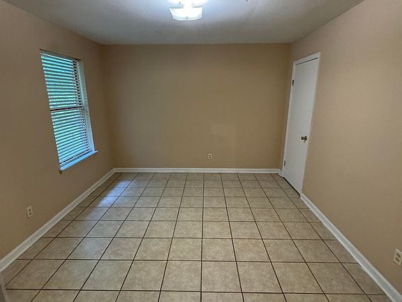 3rd image of 801 Sandpiper Dr #B