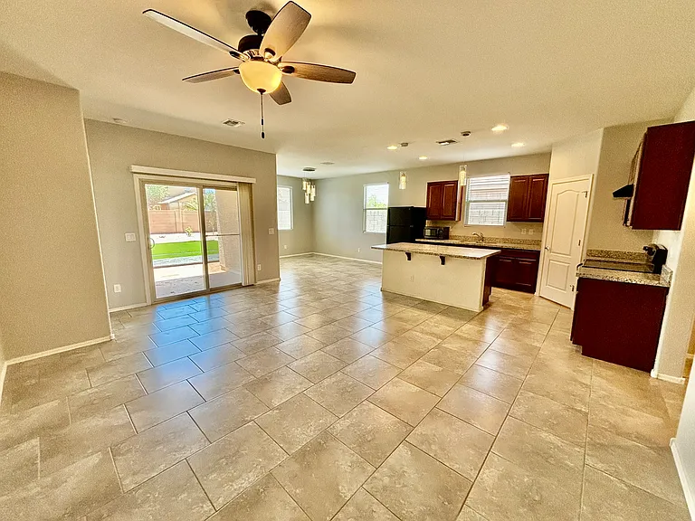 1549 E Kingman Pl — Photo 6