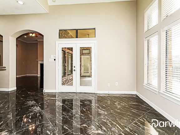 3rd image of 5254 Lakeshore Dr