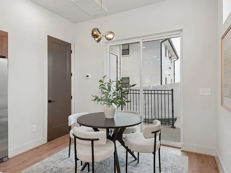 3916 Delaware Ave — Photo 12