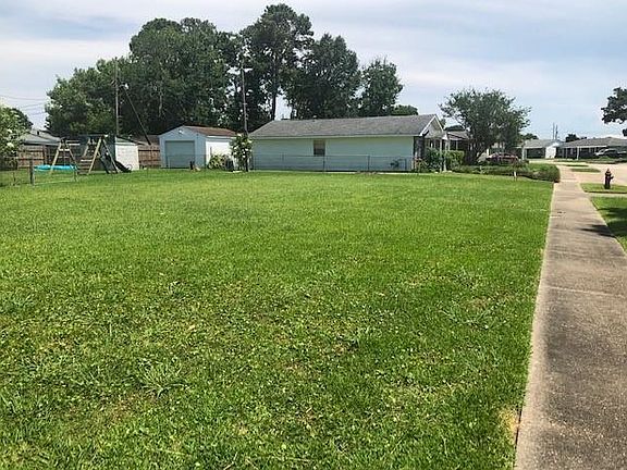 5th image of 216 Concord Dr