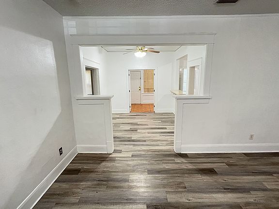 5th image of 705 E Lake Ave