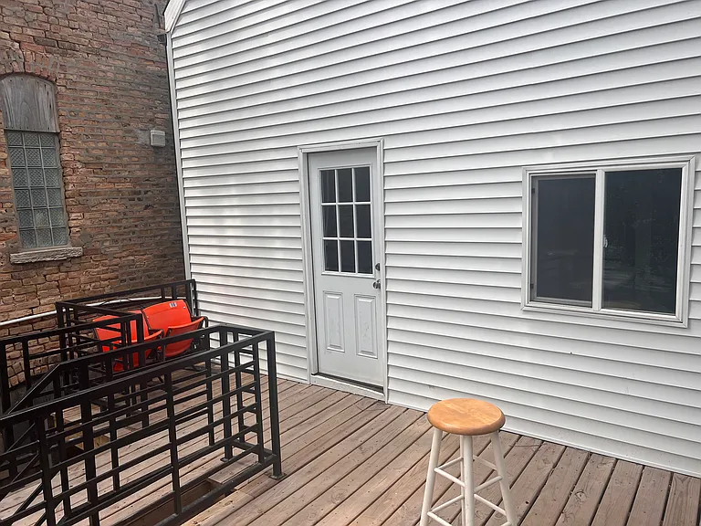 1713 W 18th Pl — Photo 14