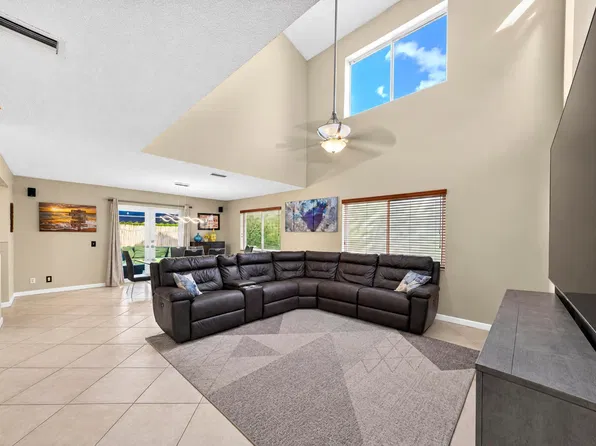 9871 NW 5TH Place, Plantation, FL 33324