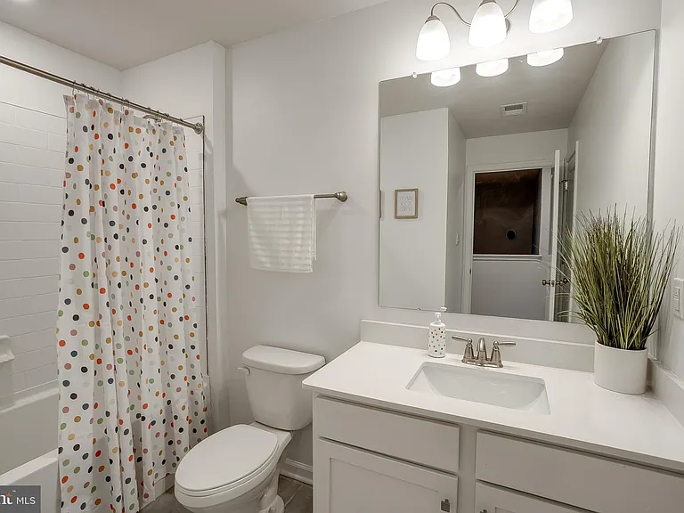 104 Levis Dr — Photo 22