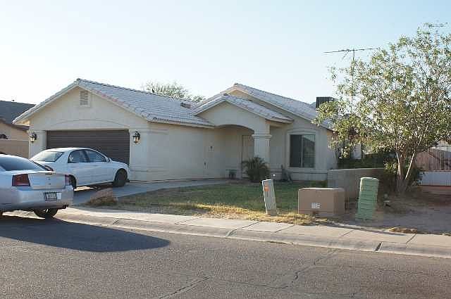 1st image of 182 S Los Valles St