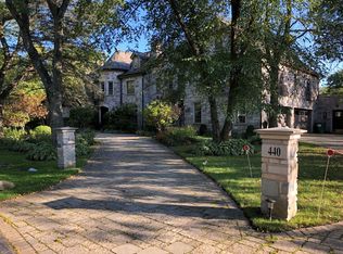 440 Whittier Ln, Northfield, IL
