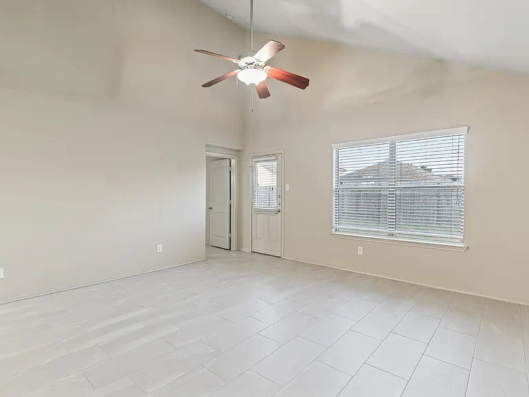 2414 Fall Aster Dr — Photo 8