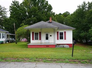 17 Gallon St, Laurens, SC 29360