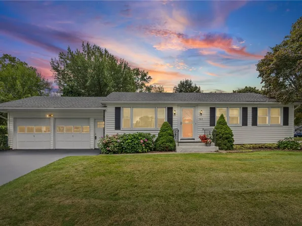 364 Lake Meadow Dr, Rochester, NY 14612