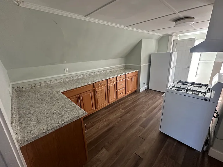 20 Peck Ave #3 — Photo 10