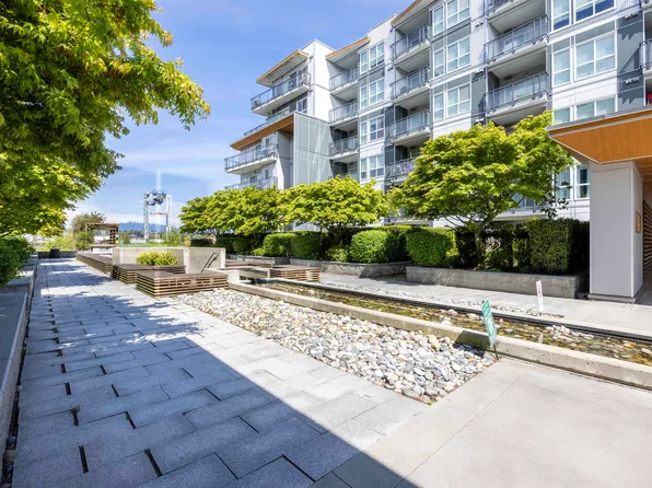 10033 River Dr #309, Richmond, BC V6X 1Y8