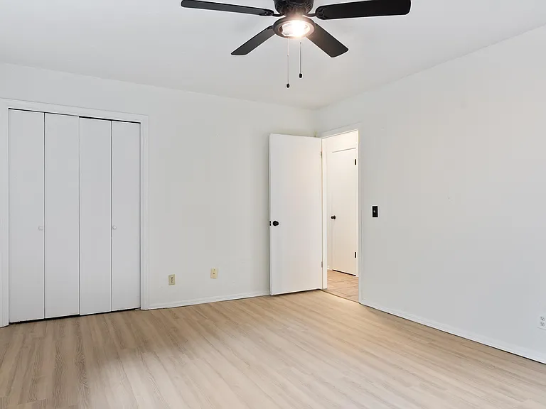 8105 NW 114th St — Photo 22