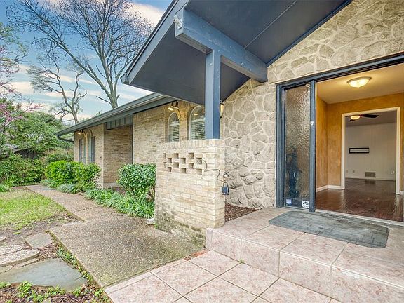2nd image of 10725 Royal Park