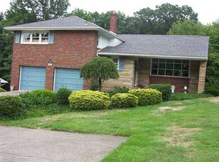 820 Shenango Rd, Beaver Falls, PA 15010