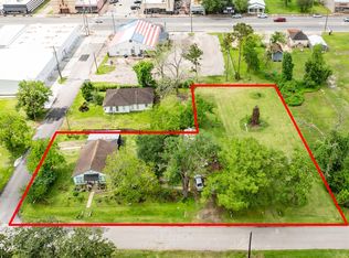 233 Hamilton St, West Columbia, TX 77486
