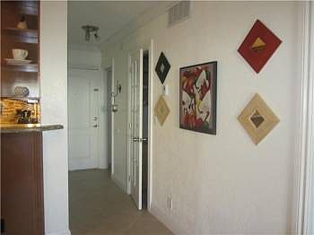 4th image of 760 SE 2nd Ave APT D114