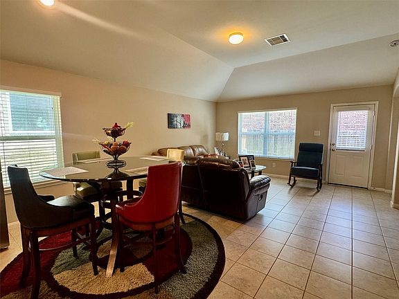 4th image of 2302 Corry Crest Cir
