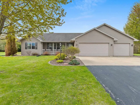 334 Falcon Cir, Pulaski, WI 54162