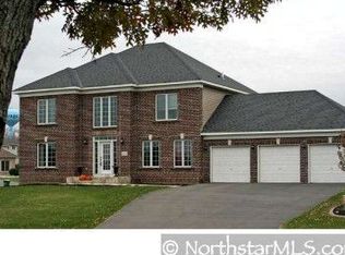 8670 Carriage Hill Rd, Savage, MN 55378