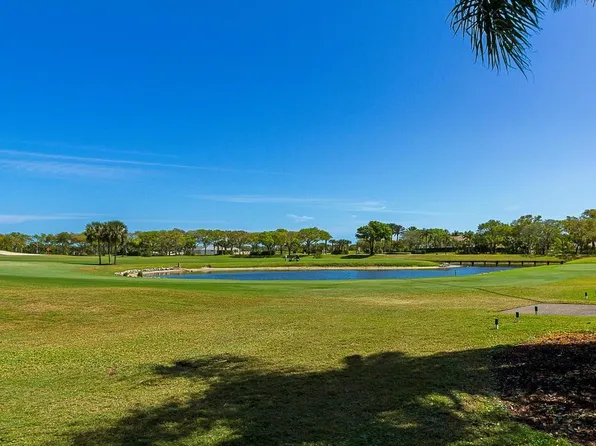5045 Fairways Cir Unit 105, Vero Beach, FL 32967